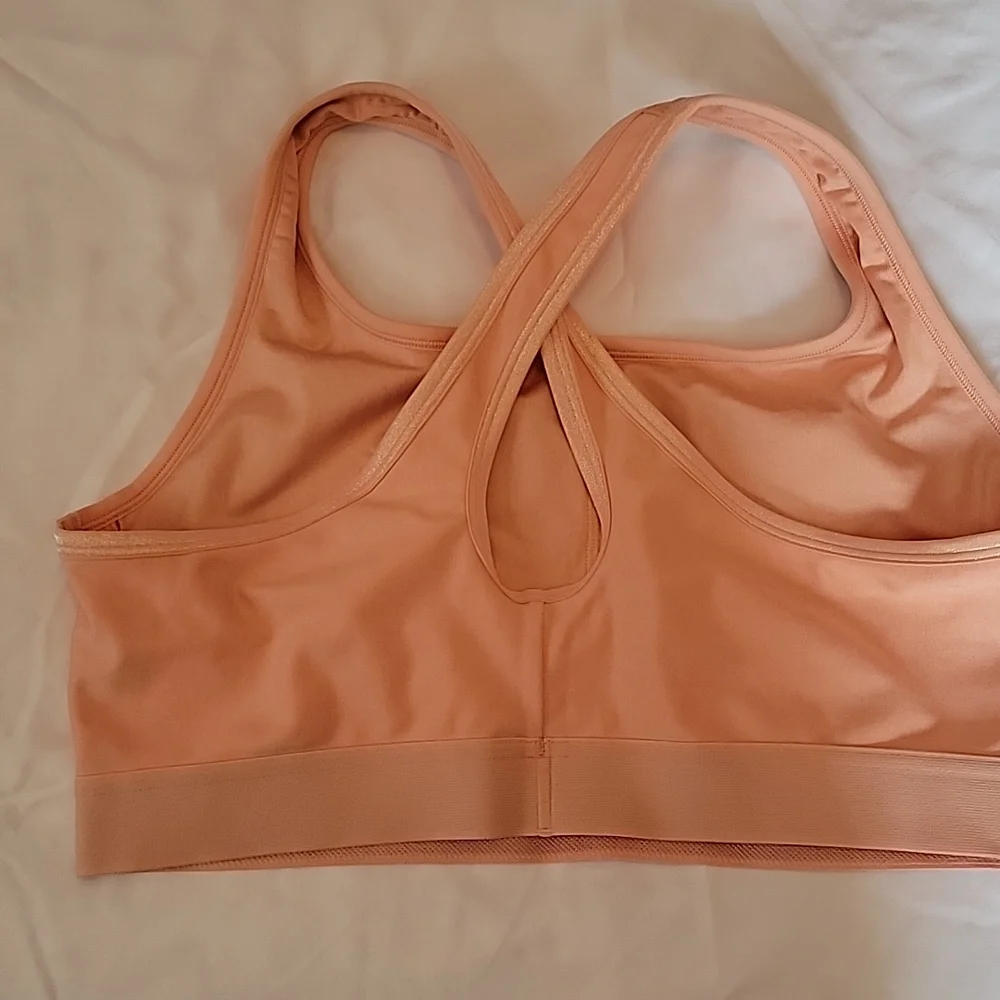 Under Armour sports bra 2x - Picture 3 of 3